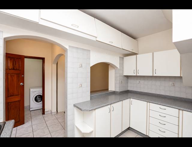 3 BEDROOM TOWNHOUSE FOR SALE IN GLENWOOD